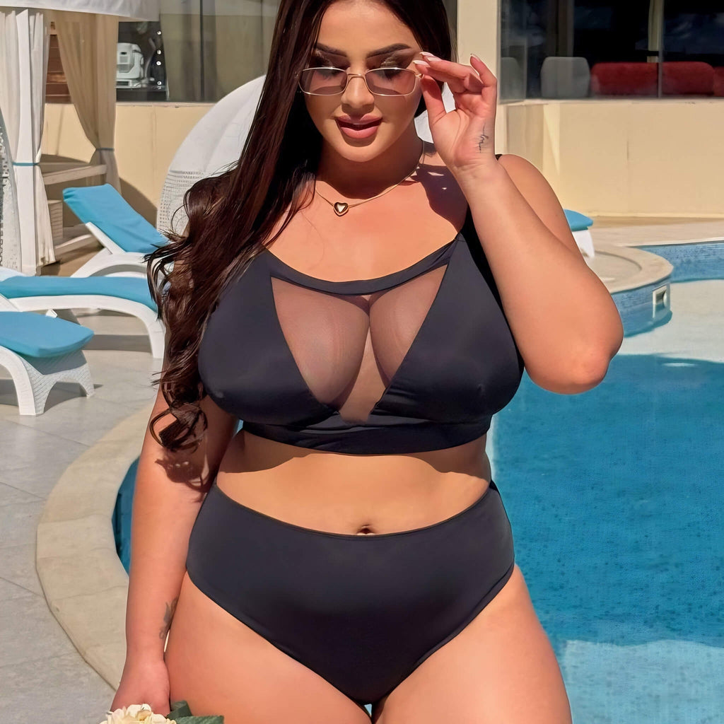Plus size swimsuit in black with V-mesh, poolside lifestyle — sharm